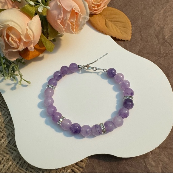 Soft Purple Beaded Bracelet - Picture 3 of 5